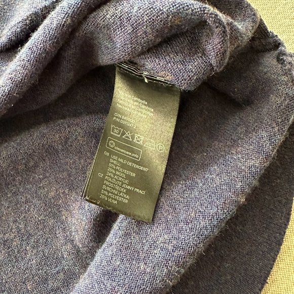 Like NEW H&M Basic Oversized Lightweight Wool Blend Sweater Sz S - Picture 4 of 5